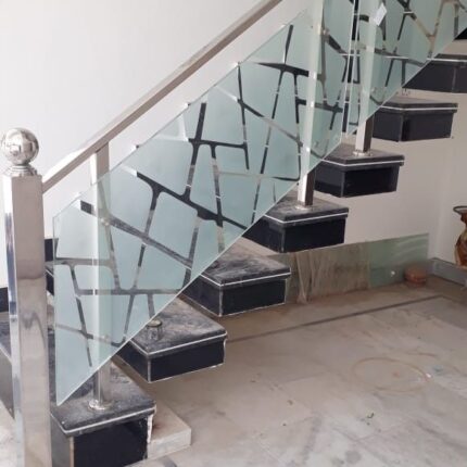 Railing glass